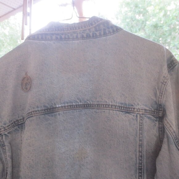 Bluenotes Deliberately Distressed Acid Washed Women's Denim Jean Jacket - Size M - Picture 12 of 13